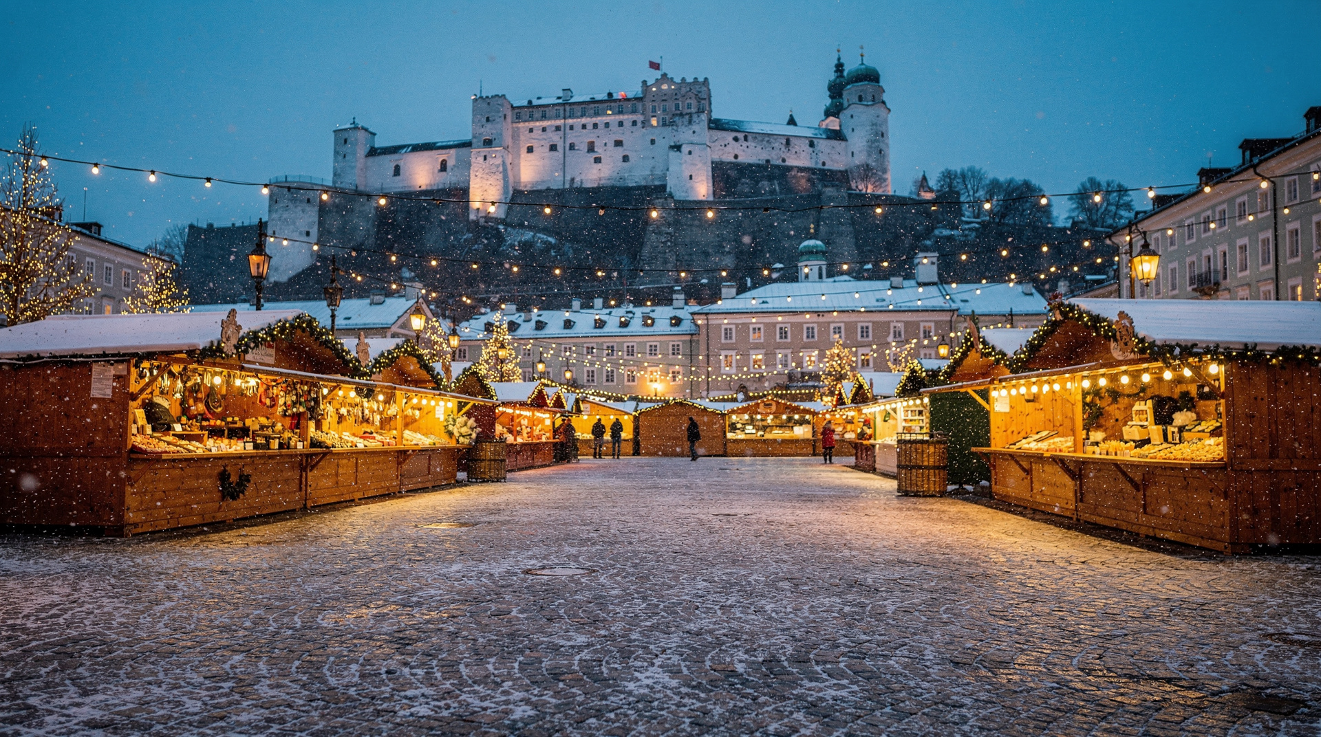 Salzburg – Salzburg Christmas market with illuminated stalls and festive decorations